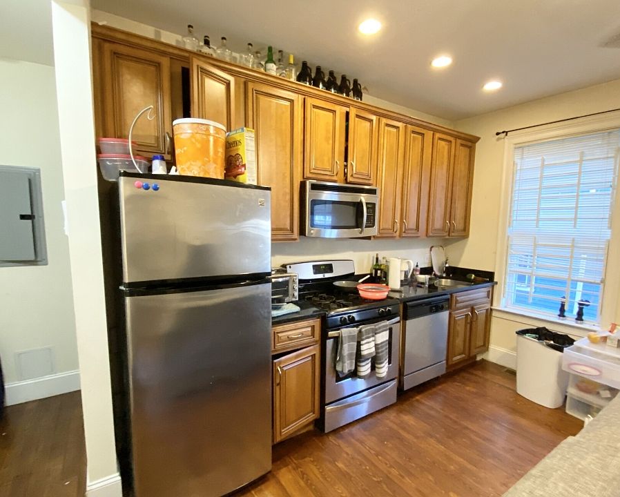 1st image of 178 Hillside St APT 1A