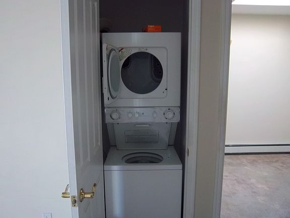 4th image of 279 Buttrick Ave #3