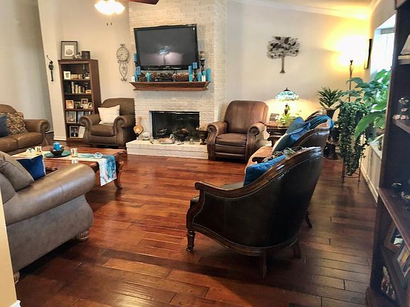 4th image of 172 Saint Andrews Loop