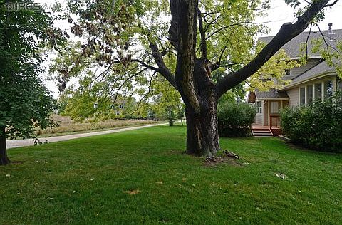 4th image of 433 Spruce Ln