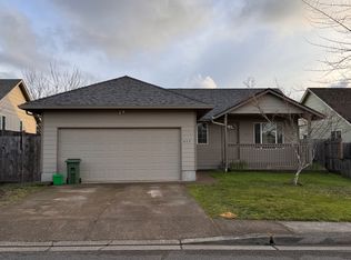 655 Arthur Ave, Cottage Grove, OR 97424