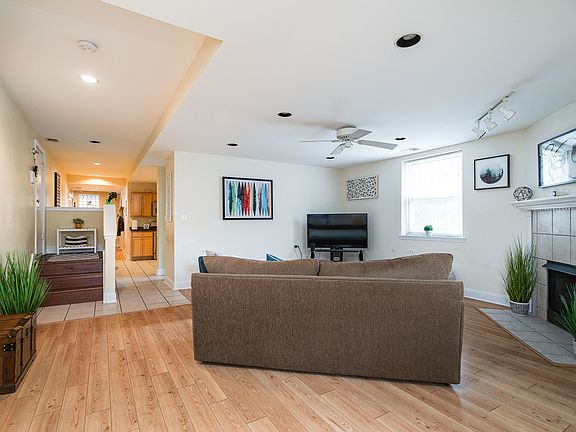5th image of 4647 N Drake Ave #G