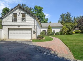 7 Ashleigh Ct, Glen Cove, NY 11542
