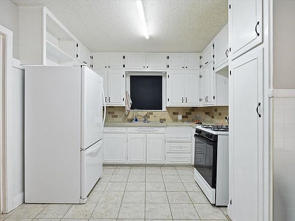 4th image of 2507 37th St