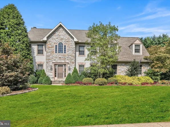 339 W Charlotte St, Millersville, PA 17551