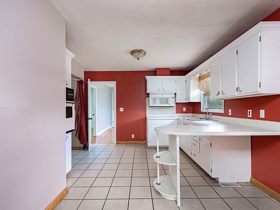 5th image of 116 Hillmont Dr