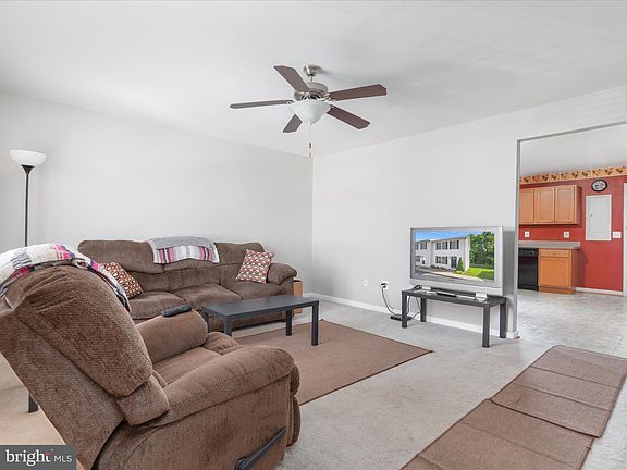 3rd image of 216 Kadies Ln