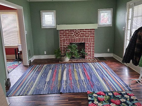 2nd image of 424 Woodlawn Ave