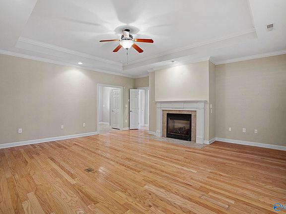 3rd image of 2401 Habersham Dr SE