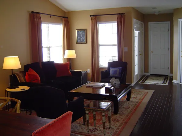 5340 Knotting Woods Dr, Columbus, OH 43081