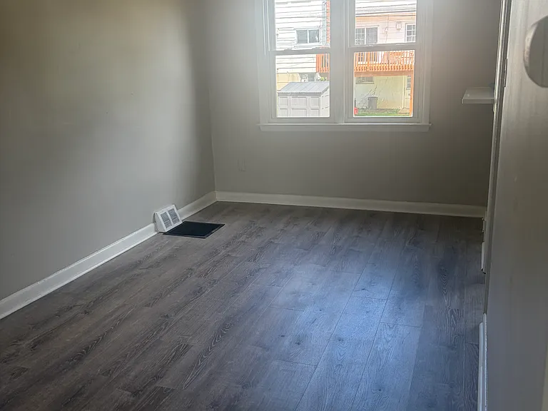 1239 Elson Rd — Photo 6
