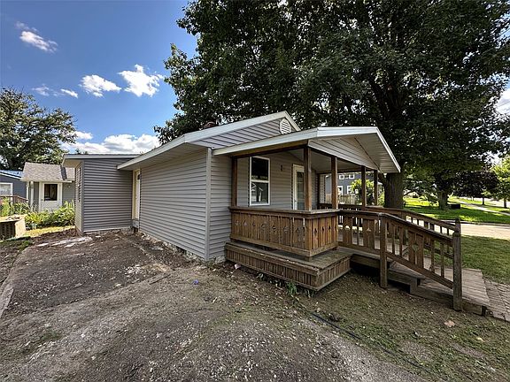 2nd image of 3001 Bever St