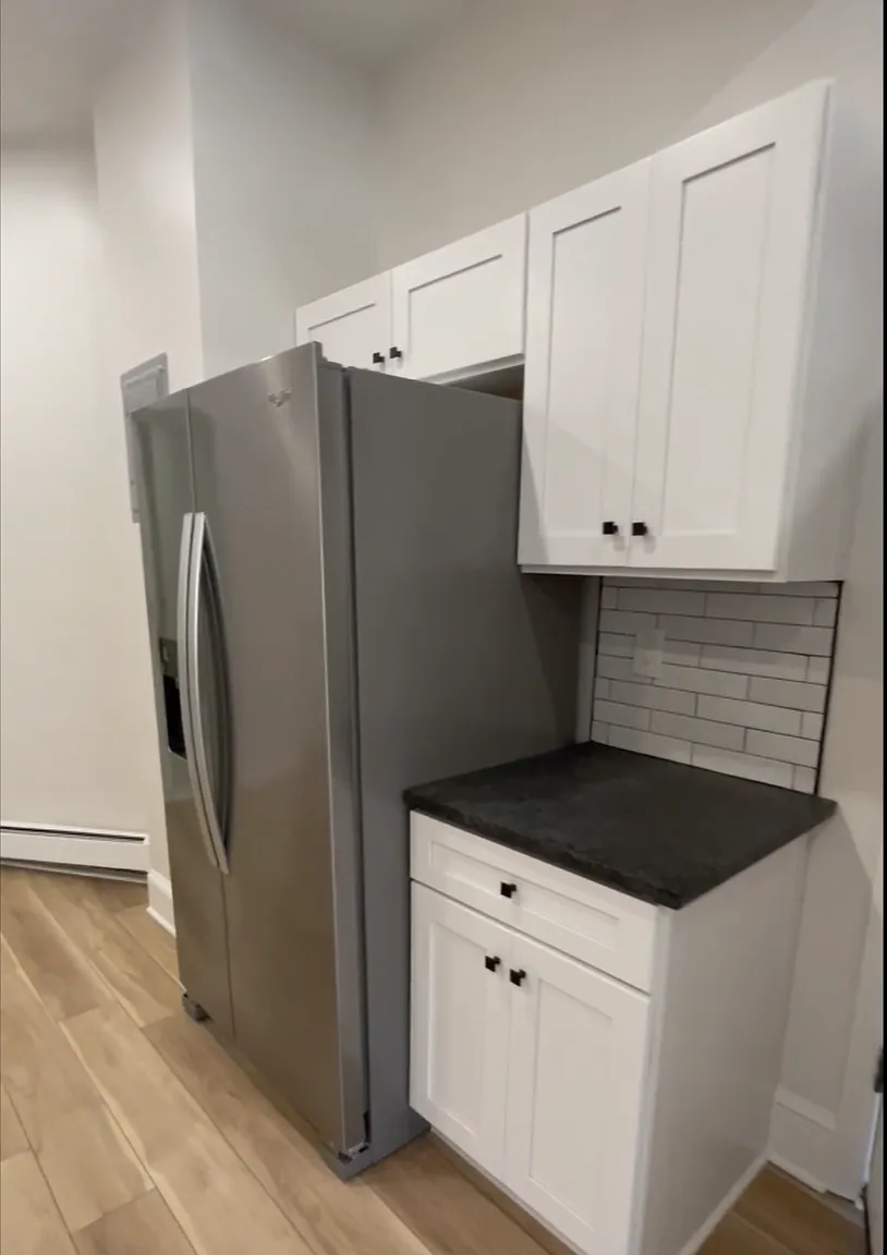 Studio, 700 sqft, $1,100 — Photo 4