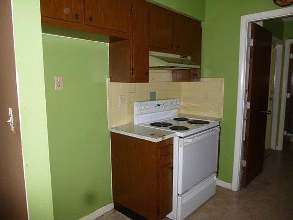 4th image of 1823 Rockford Blvd