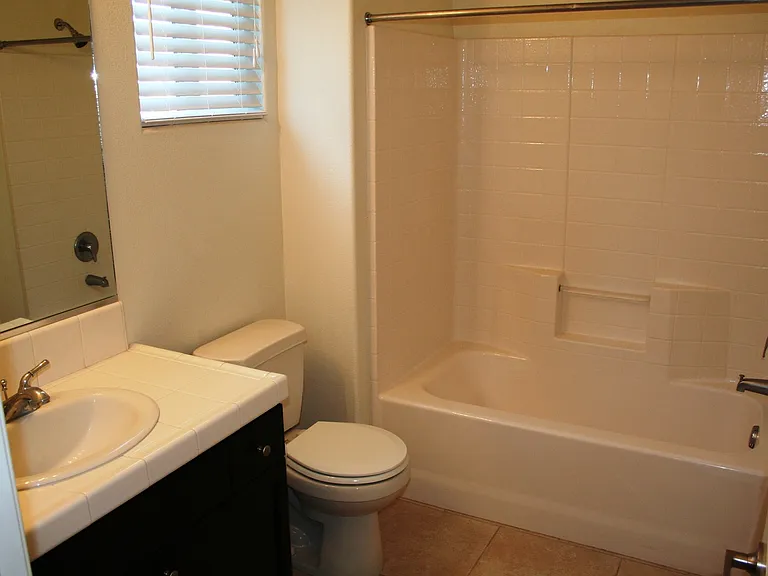 667 Visconti St — Photo 3
