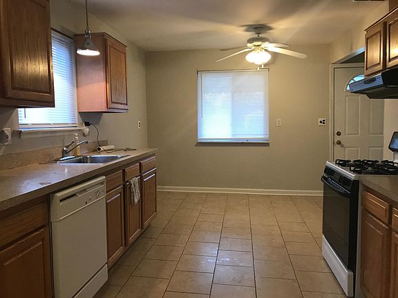 3rd image of 27871 Dartmouth St