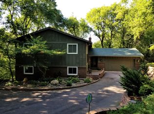 9127 Forest Hills Cir, Bloomington, MN 55437