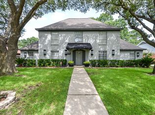 819 Merrick Dr, Sugar Land, TX 77478