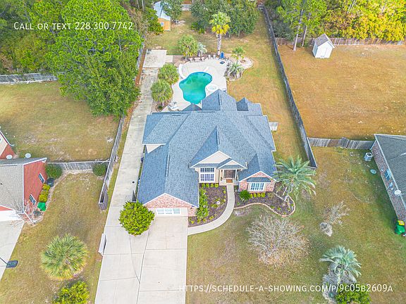 3rd image of 1713 Shelby Ln