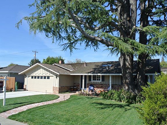 3rd image of 1433 Patio Dr