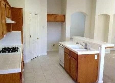 4th image of 2368 E Ryan Ln