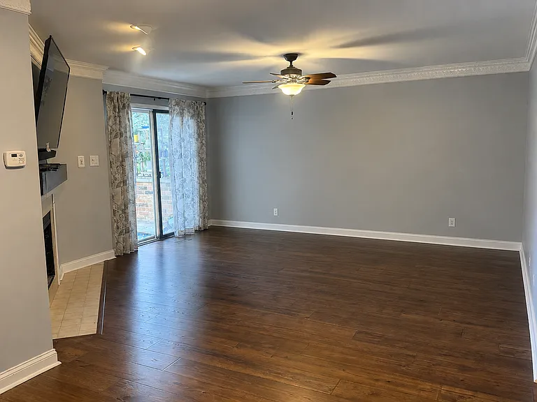 981 West Ct — Photo 4