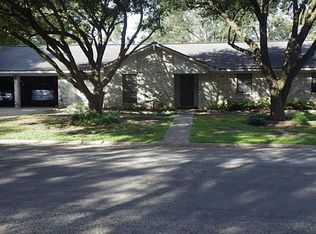 1302 Wallace St, El Campo, TX 77437