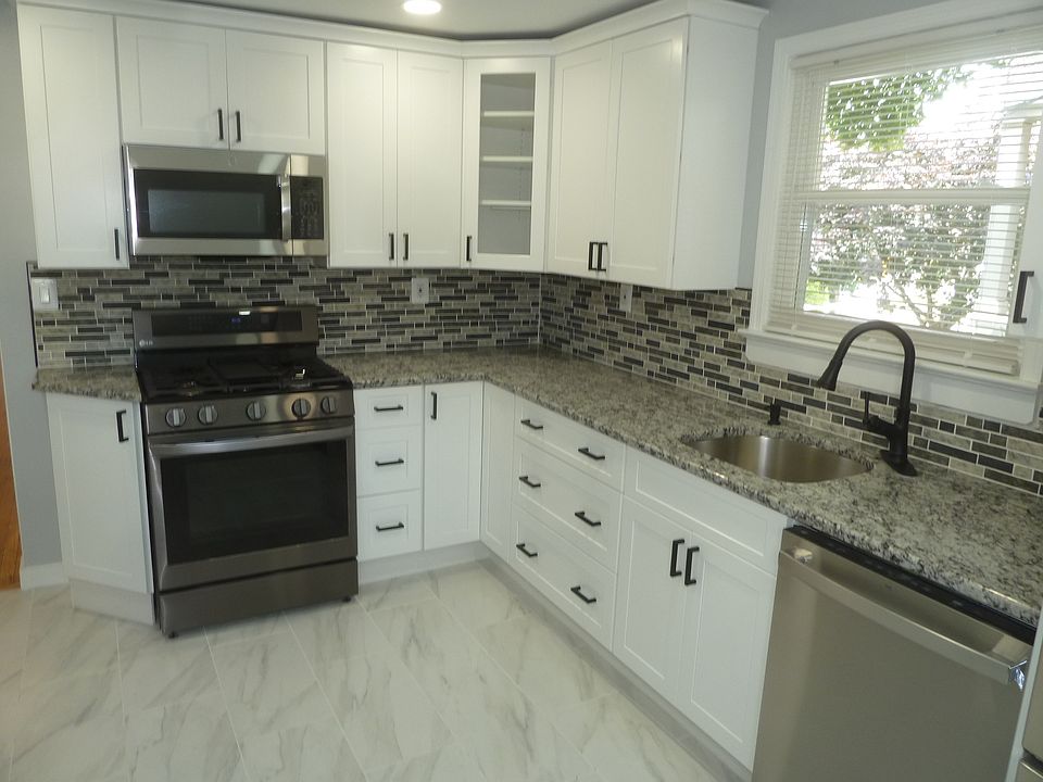 1st image of 85 E Passaic Ave Floor 1