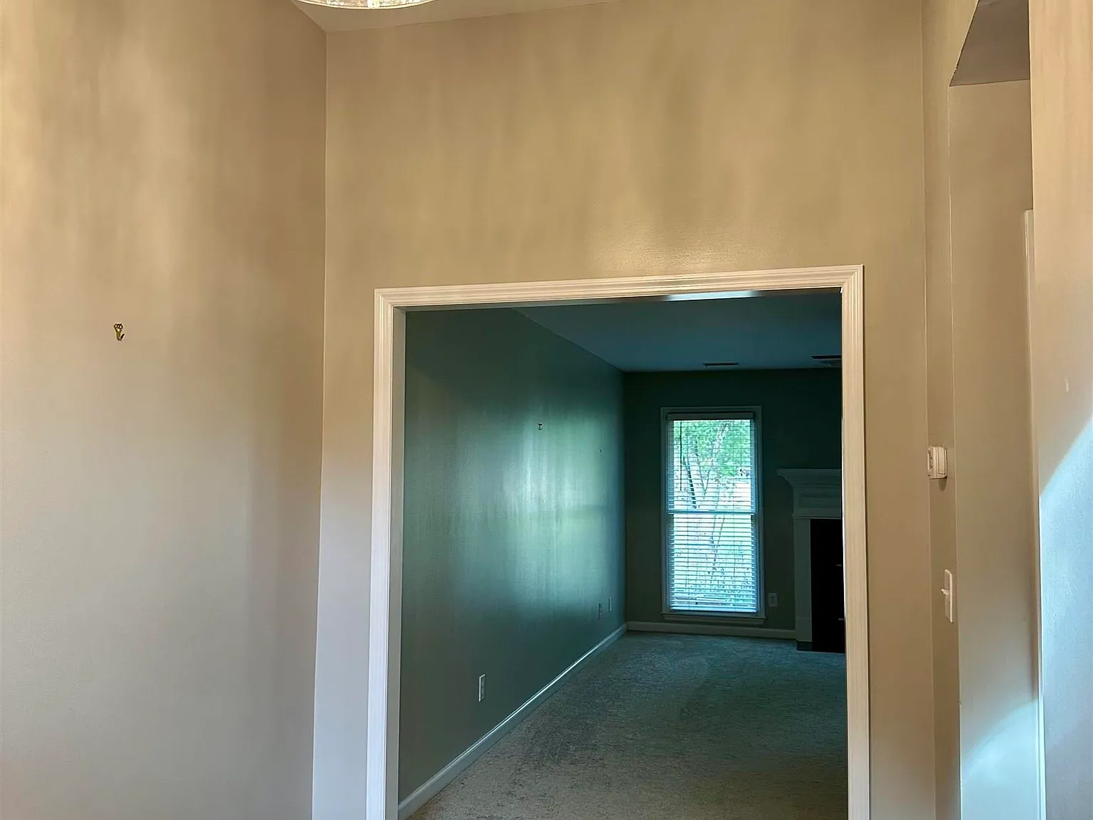 4 bed, 2.0 bath, 2065 sqft, $1,950 — Photo 3
