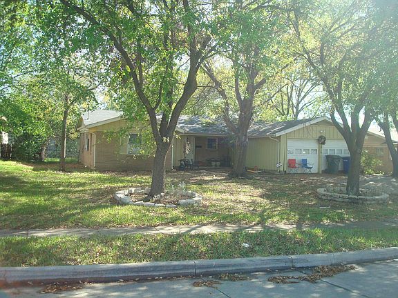 2nd image of 1810 Glengarry Dr