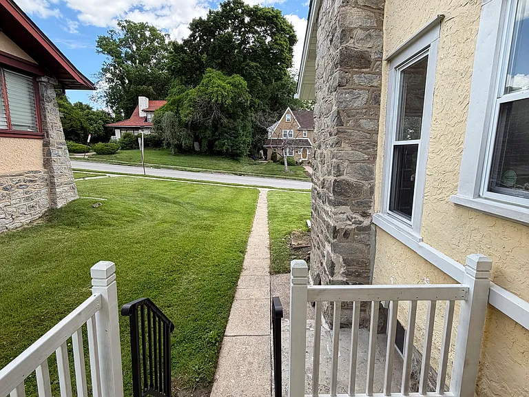 302 Shadeland Ave — Photo 24