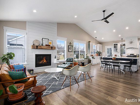 3rd image of 6861 Alward Dr