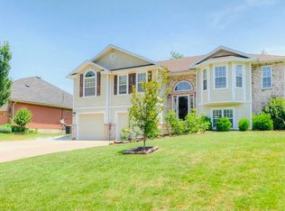 207 Powell Dr, Webb City, MO 64870