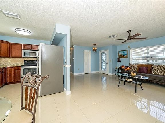 5th image of 6226 Palmview Ct