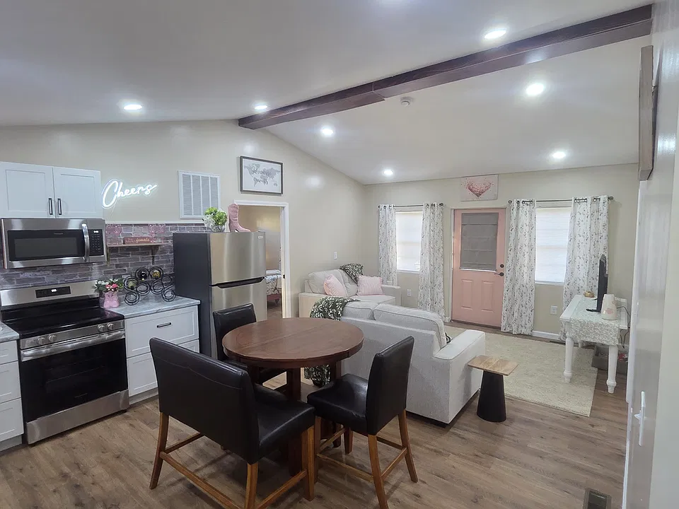 255 Benton Dr