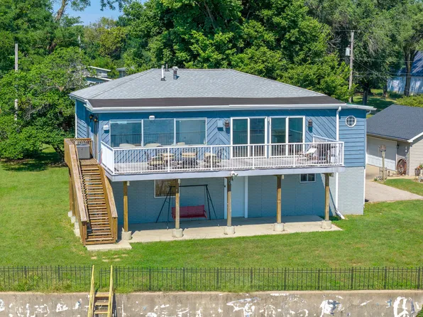 15326 N River Beach Dr, Chillicothe, IL 61523