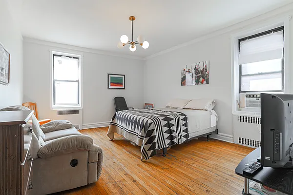 Sold by Compass | media 7