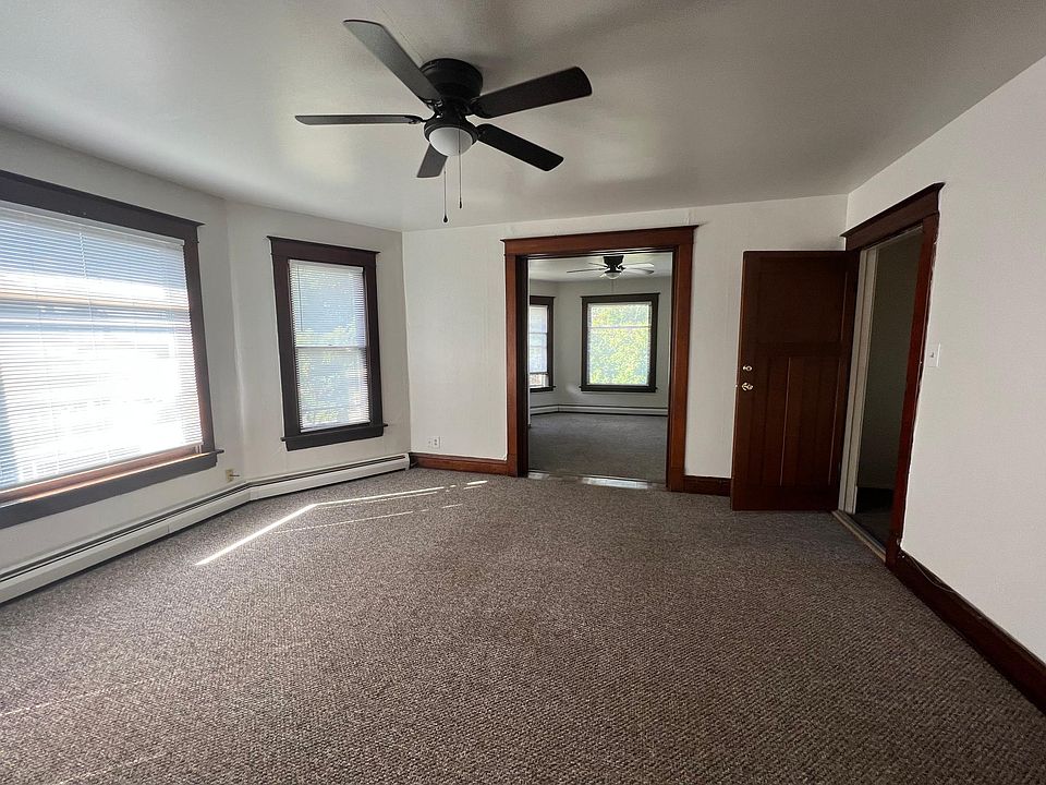 Sunny spacious living room