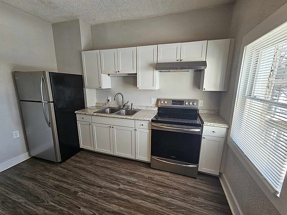 3rd image of 163 Grove Ave