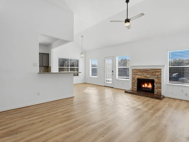 2910 Cocona Ln — Photo 14