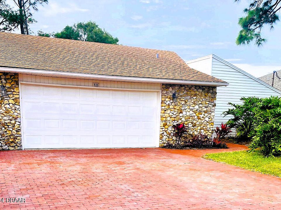 1st image of 826 Fairway Dr