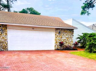 826 Fairway Dr, New Smyrna Beach, FL 32168