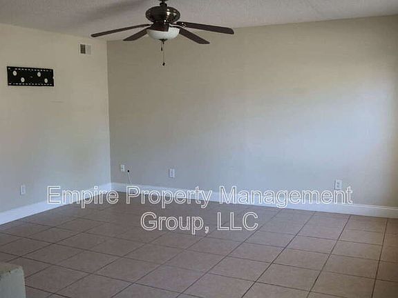 2nd image of 1607 Willowby St APT B