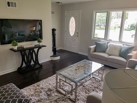 5th image of 3005 N 79th Ave