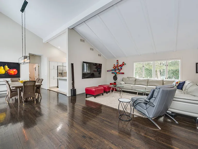 14 Rose Hill Rd — Photo 4