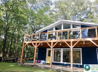 107 Village Ln, Hawley, PA 18428