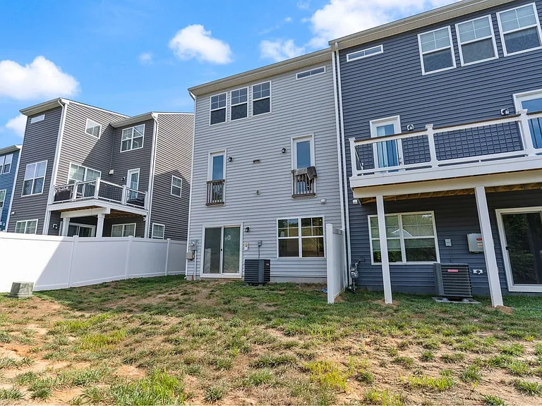 18277 Summit Pointe Dr — Photo 33