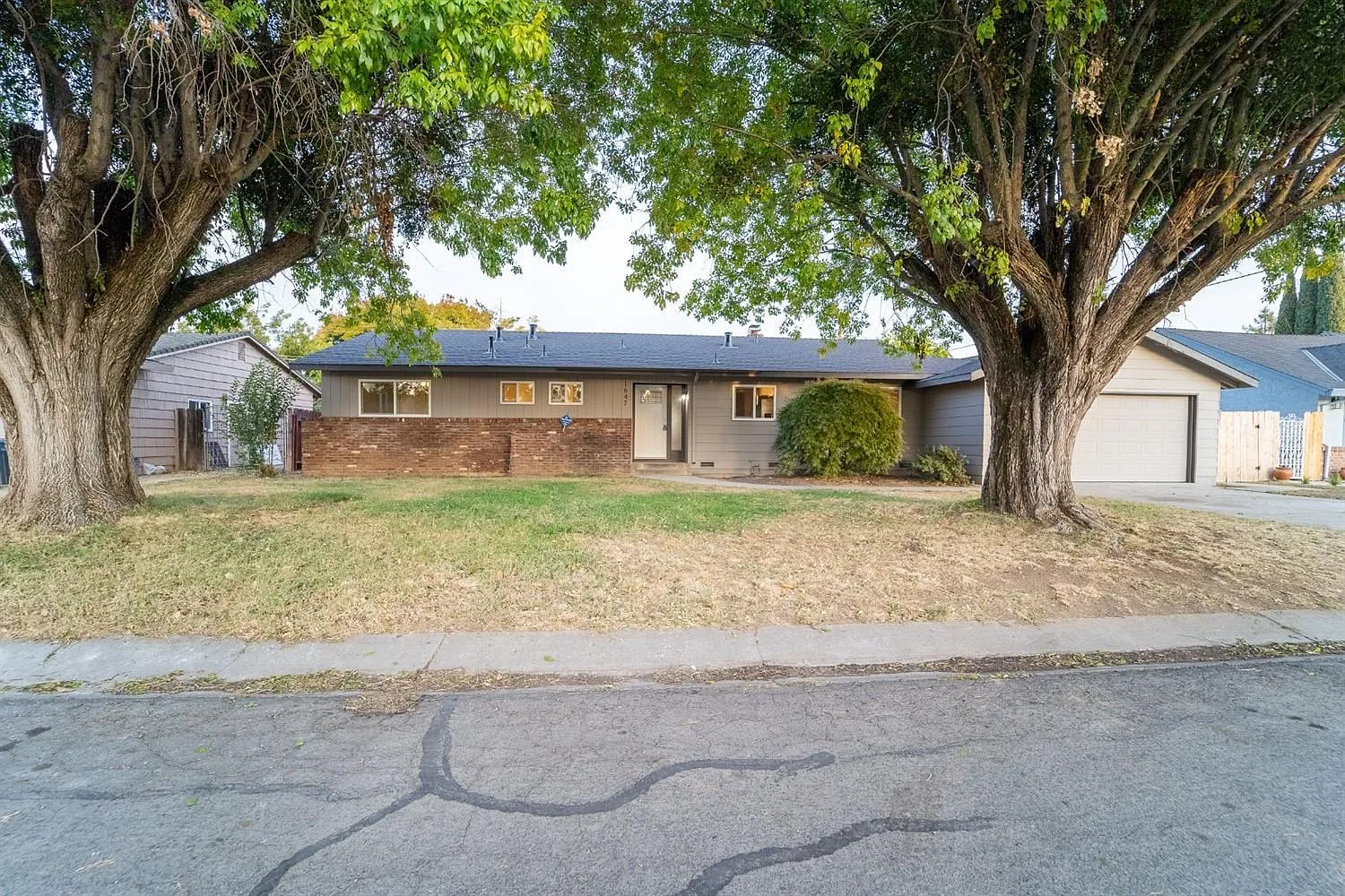1647 Upland Dr photo 1