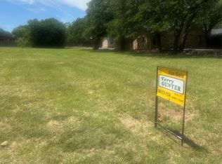 1202 Woodland Trail Dr, Bowie, TX 76230