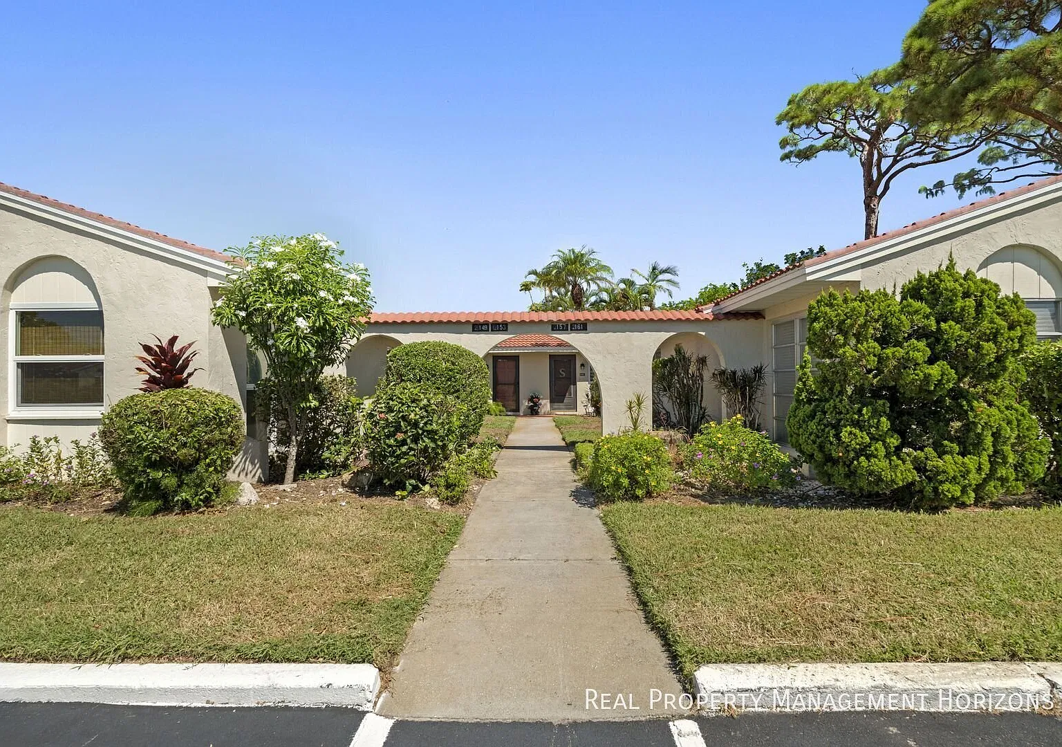 Charming furnished 2-Bed, 2-Bath Condo in 55+ Community near Siesta Key — Photo 3